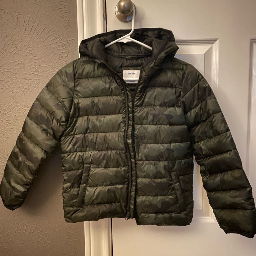 NWT Old Navy Boys YM (8) camo puffer jacket